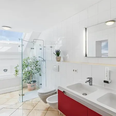 Ein Stilvolles Stadthaus In Einer Fantastischen Gegend بيت للعطل